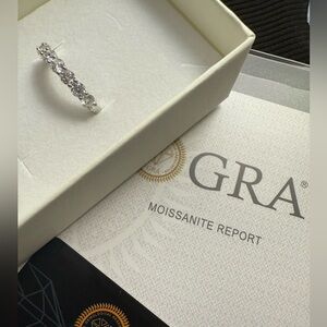 Moissanite ring 5.5